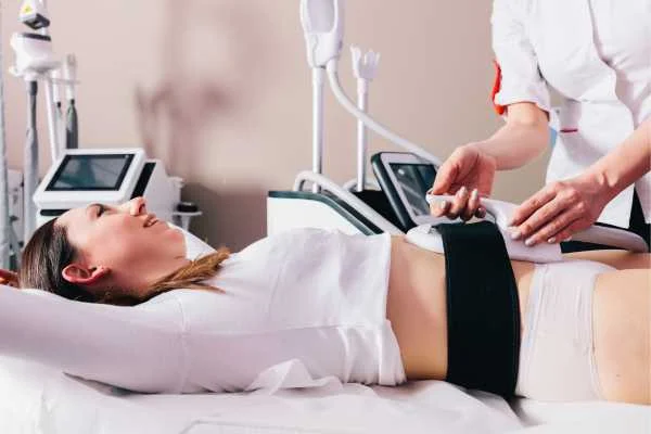 woman having body sculpting to help improve her body image and her mental health Leeds